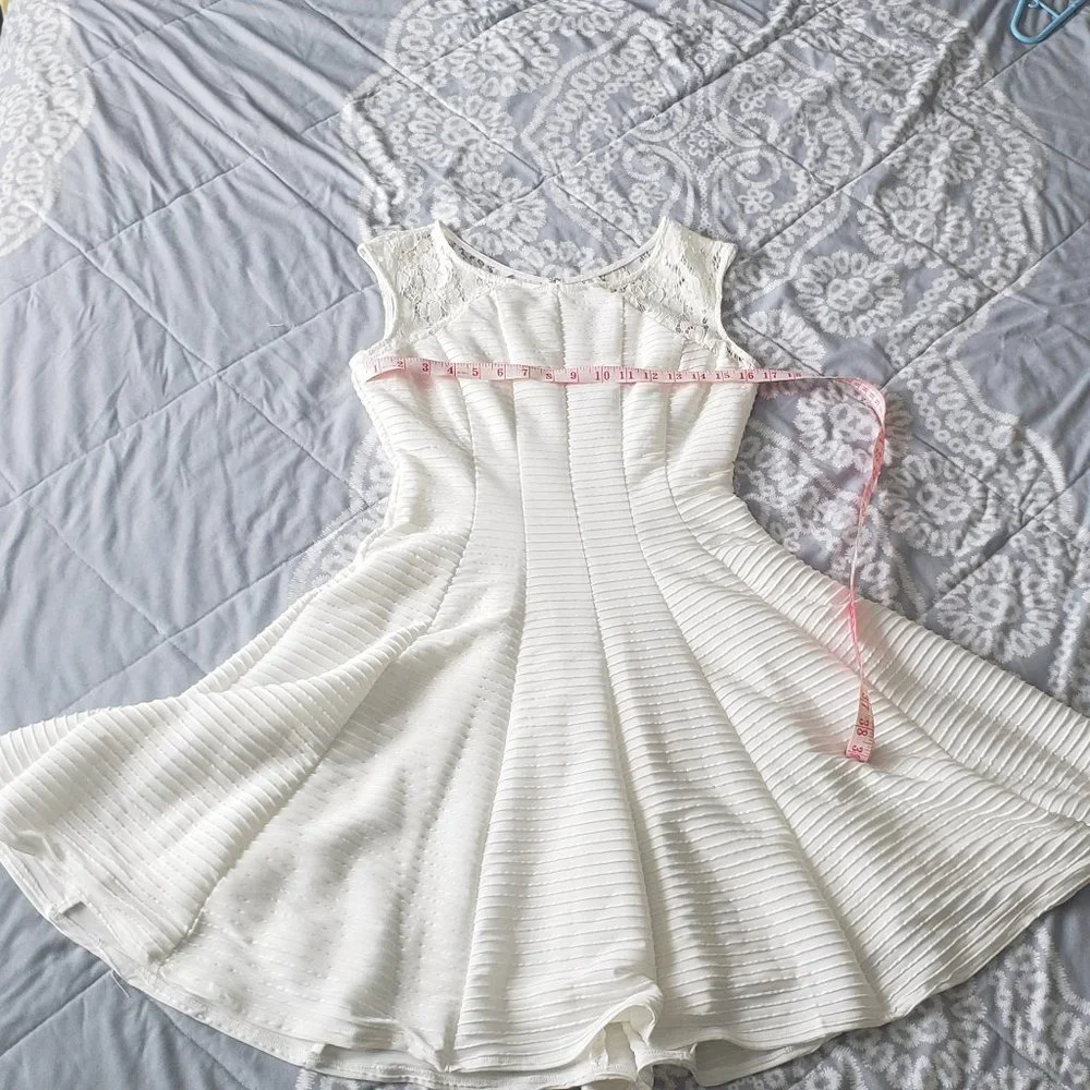 Danny and Nicole white dress size 6 - Picture 4 of 5
